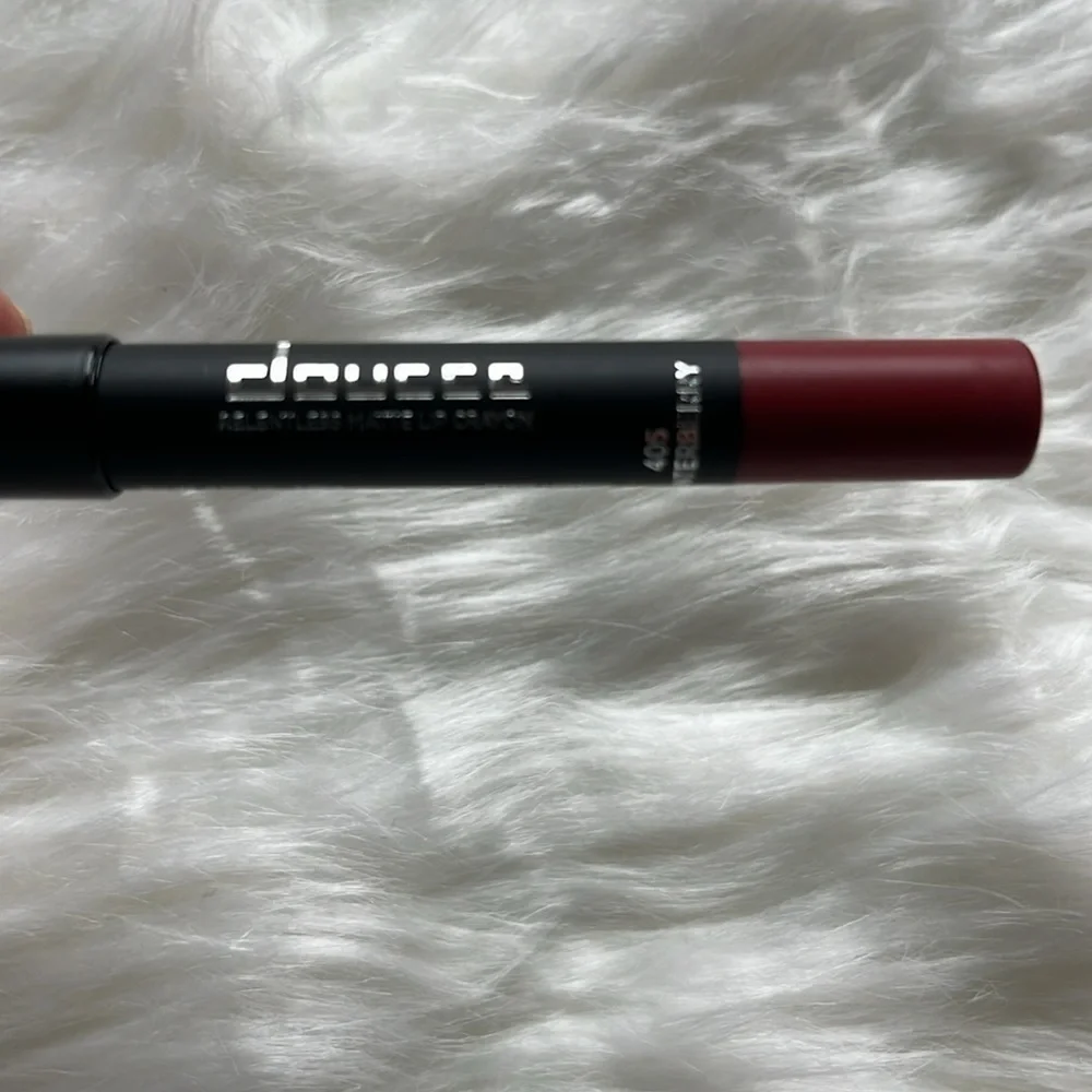 🆕 Doucce Relentless Matte Lip Crayon Winterberry 405